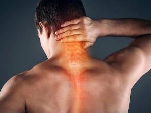 Pierwsze oznaki i objawy osteochondrozy szyjki macicy